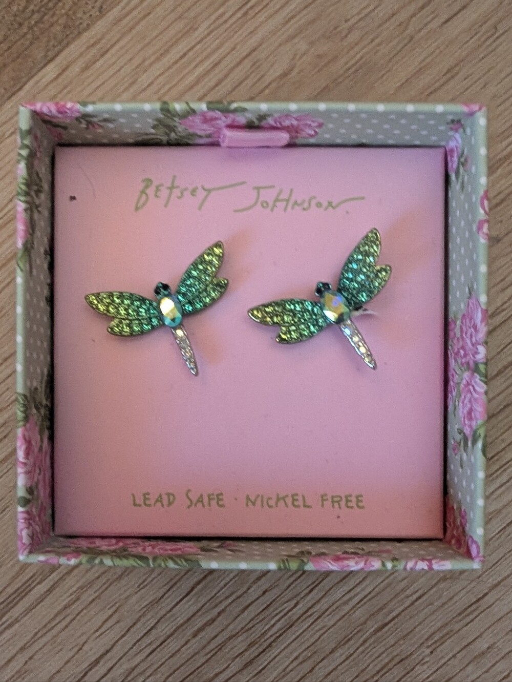 Betsey Johnson Summer Jewelry 4pc Set; 3 Pairs of Earrings & a Necklace - Picture 14 of 15